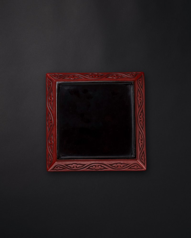 明晚期　剔紅花鳥紋方盤 | A CARVED CINNABAR LACQUER 'FLOWER AND BIRD' SQUARE TRAY - 图2