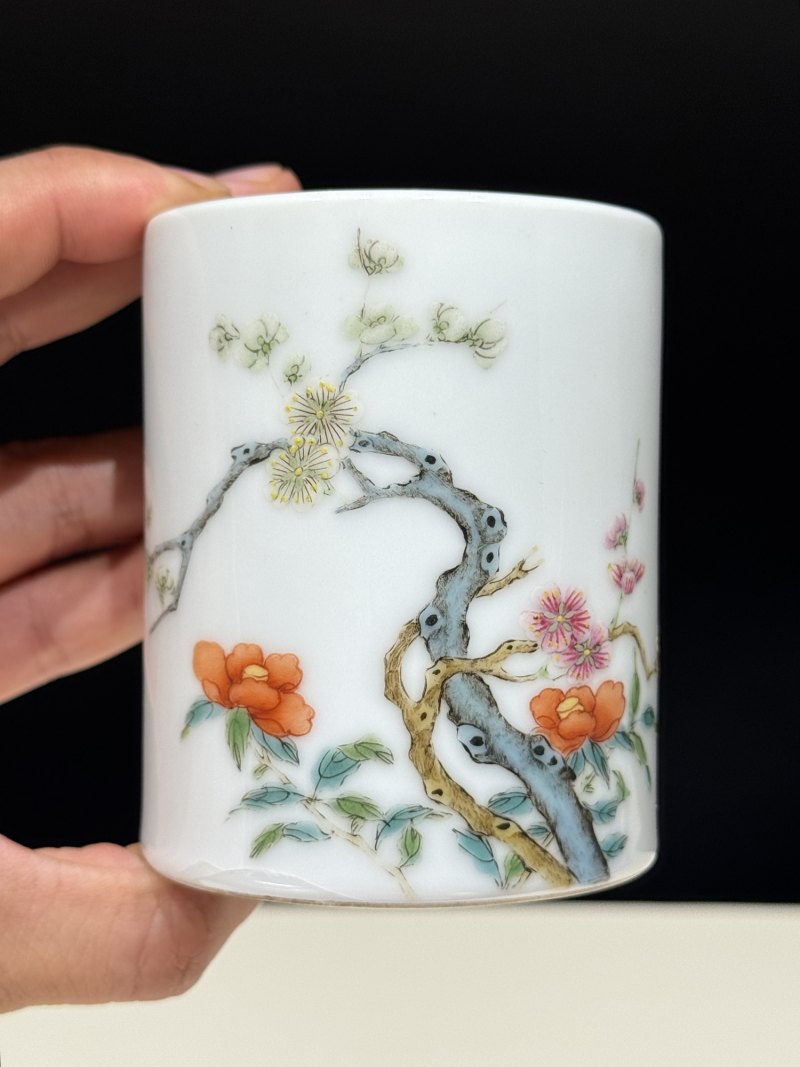 清 粉彩花卉纹笔筒 - 图6