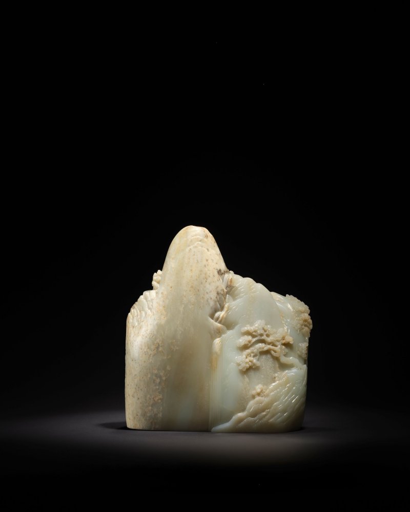 清乾隆　青白玉雕松山觀瀑圖大山子 | A LARGE PALE GREEN JADE BOULDER - 图4