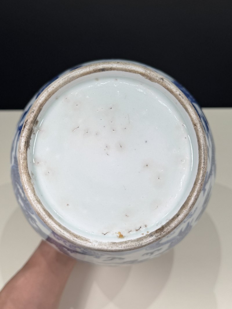 清嘉庆 青花九龙纹橄榄瓶 - 图20