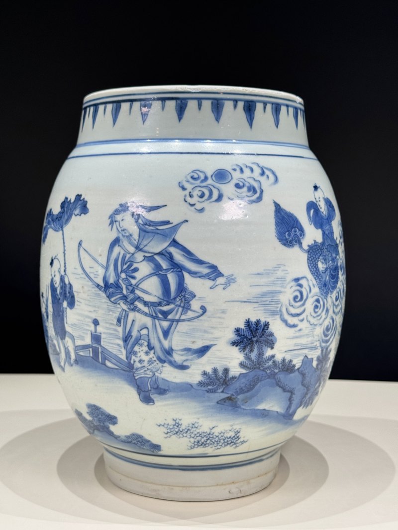 明崇祯 青花张仙送子图莲子罐 - 图4