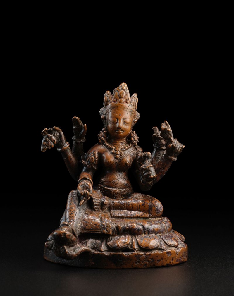 尼泊爾 十世紀 財源天母銅像 | A COPPER ALLOY FIGURE OF VASUDHARA - 图3