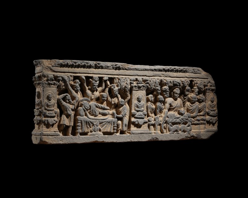 犍陀羅 二/三世紀 片岩「初轉法輪」與「佛陀涅槃」石碑 | A SCHIST RELIEF PANEL WITH SCENES OF BUDDHA'S FIRST SERMON AND PARINIRVANA - 图4