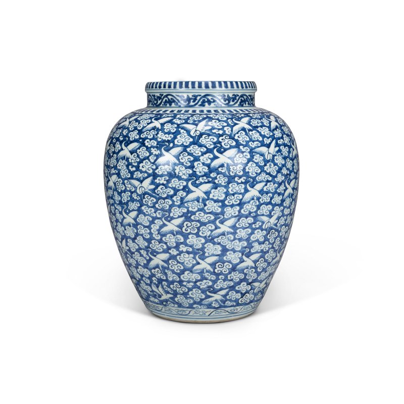 明萬曆 藍地白花百鶴長壽罐 雙圈六字楷書款  WANLI SIX-CHARACTER MARK IN UNDERGLAZE BLUE WITHIN A DOUBLE CIRCLE AND OF THE PERIOD (1573-1619) - 图3