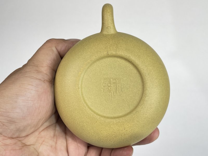 名家款紫砂壶一把 - 图4