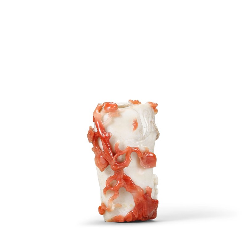 清十八/十九世紀　瑪瑙雕樹根形瓶 | A LARGE CARNELIAN AGATE 'TREE TRUNK' VASE - 图1