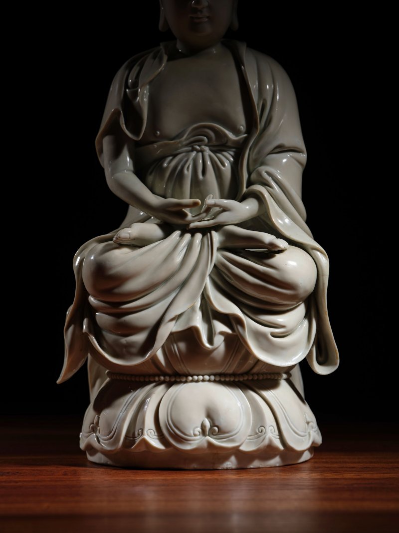 明十六/十七世紀 德化白釉釋迦牟尼佛坐像 | AN IMPORTANT DEHUA FIGURE OF SHAKYAMUNI BUDDHA - 图11