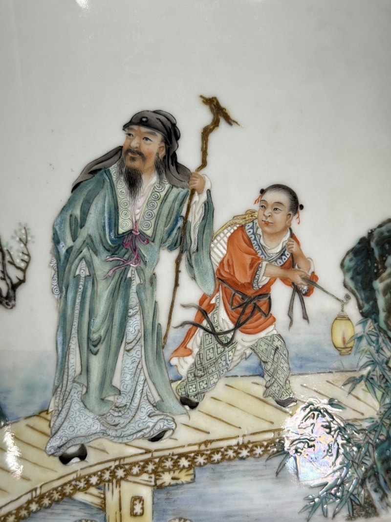 民国 绿地粉彩春夜宴桃李园图灯笼瓶一对 - 图6