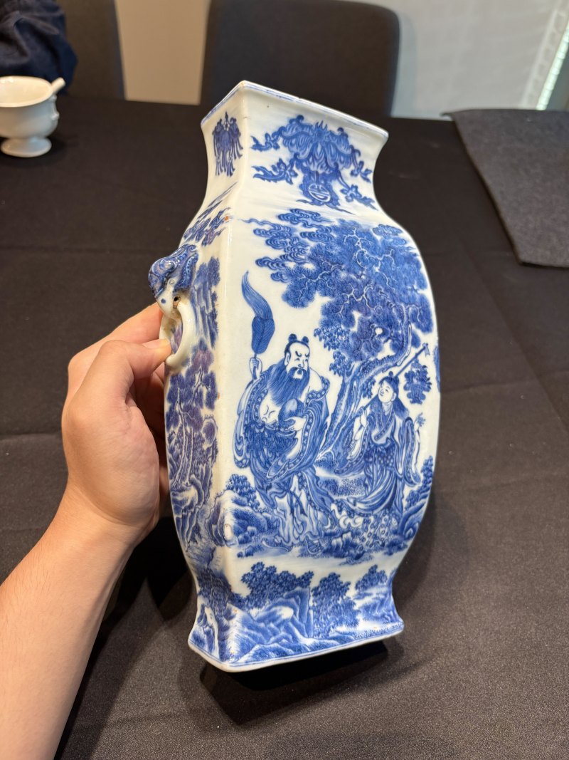 清雍正 青花八仙人物故事圖獸耳銜環壁瓶 - 图18