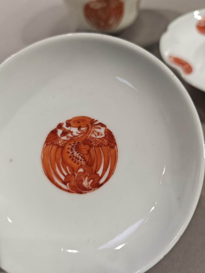    民国 料彩矾红团凤纹盖碗（一对） - 图11