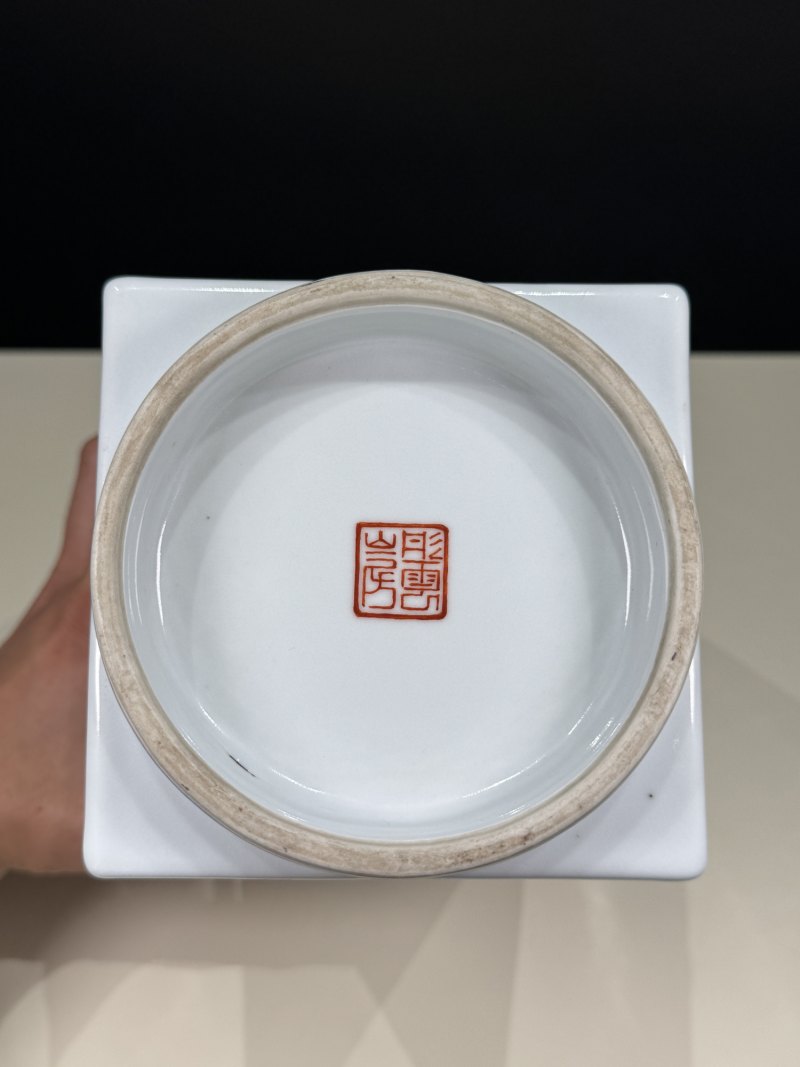 民国 粉彩十二花神故事图琮式瓶一对 - 图27