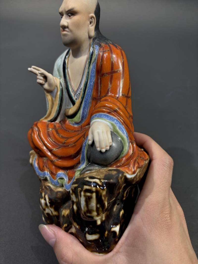    50年代 曾龙升风格粉彩降龙罗汉 - 图8