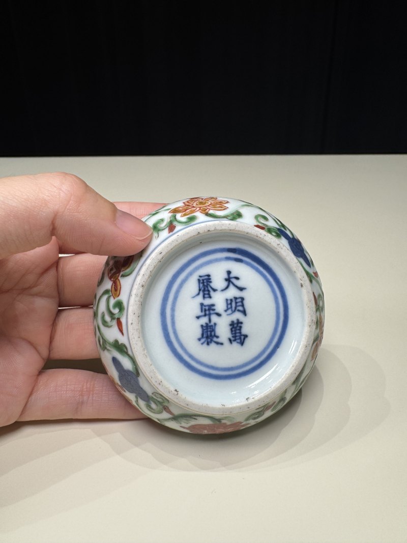 明万历 青花五彩张天师驱邪图小印盒 - 图8