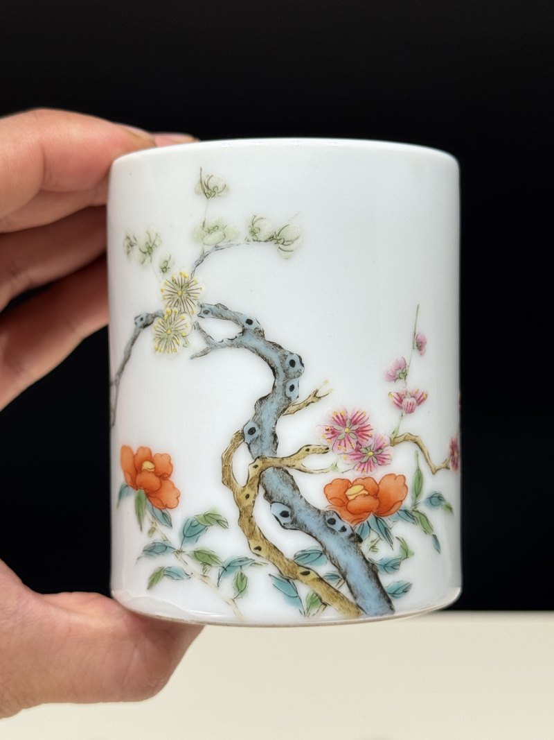 清 粉彩花卉纹笔筒 - 图9