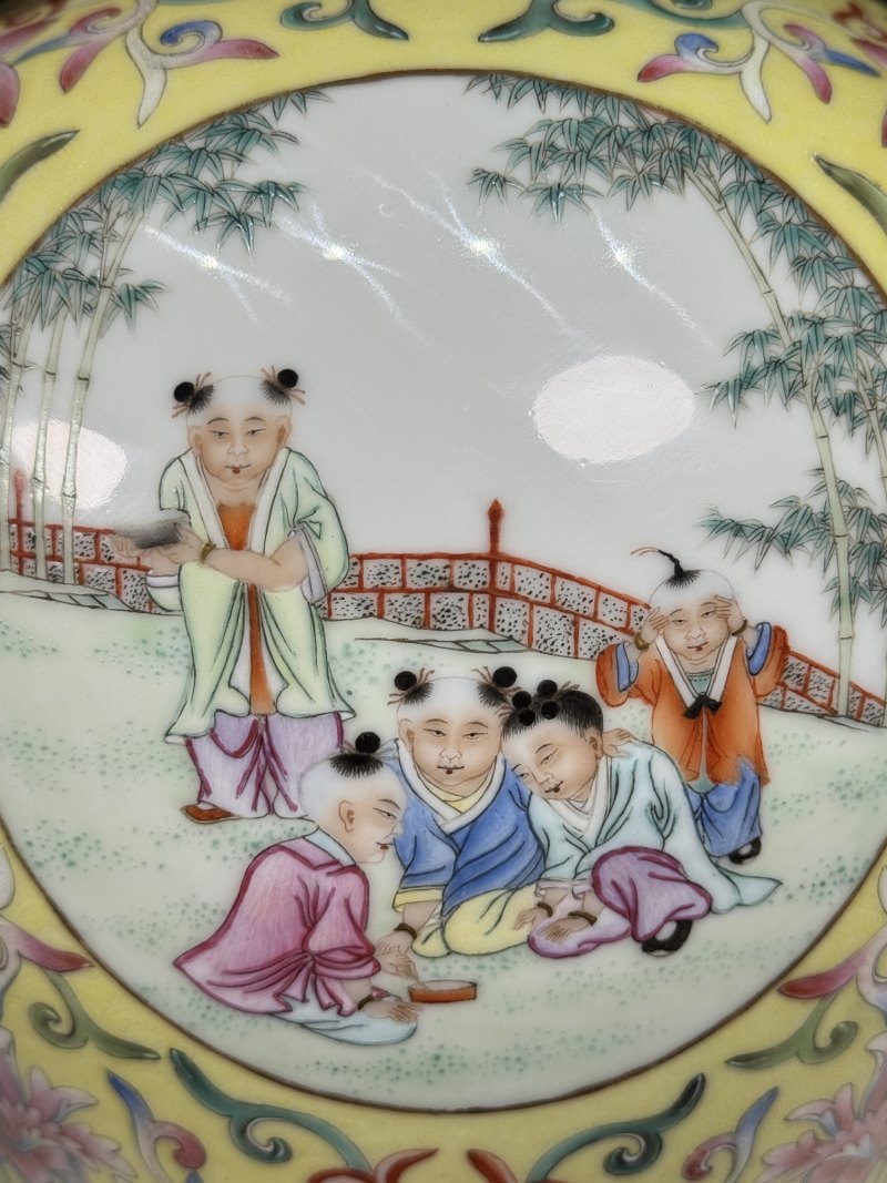 民国 黄地粉彩开光婴戏图盖罐 - 图10