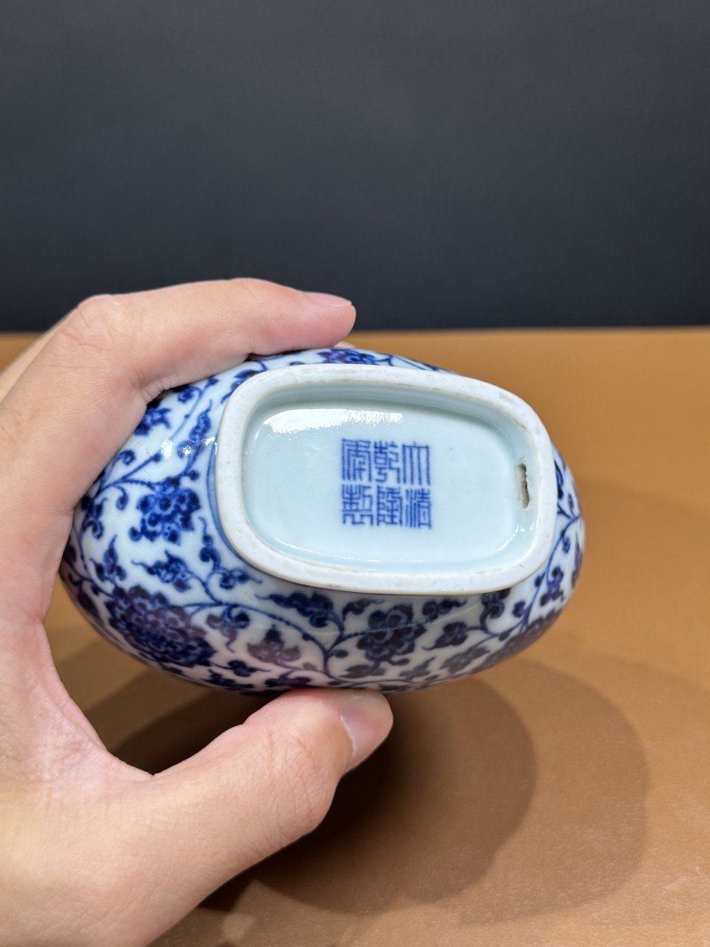 清乾隆 青花团寿纹绶带葫芦扁瓶 - 图12