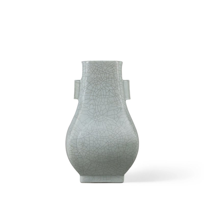 清嘉慶　仿哥釉杏圓貫耳瓶 | A GE-TYPE 'ARROW VASE', HU - 图1