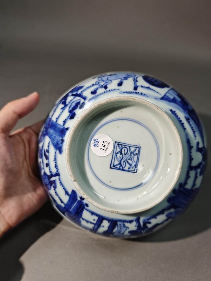    清雍正 青花八蛮献宝图碗 - 图8