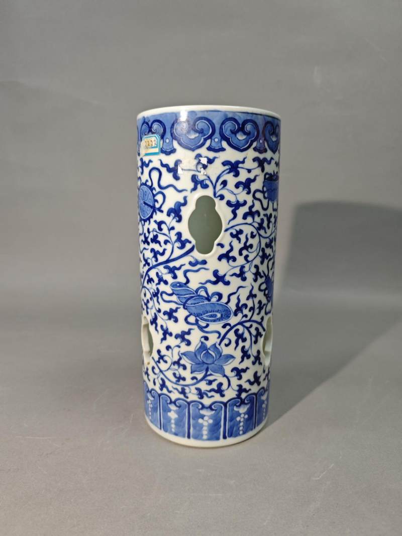    清道光 青花莲托八宝帽筒 - 图2