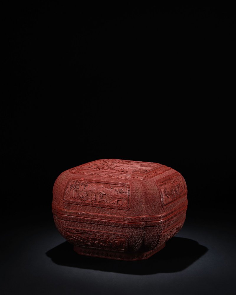 清乾隆　剔紅仙壽圖蓋盒 | A CARVED CINNABAR LACQUER 'IMMORTALS' BOX AND COVER - 图1