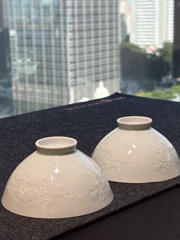 清雍正 粉青釉模印福祿萬代紋雞心碗一對 - 图17