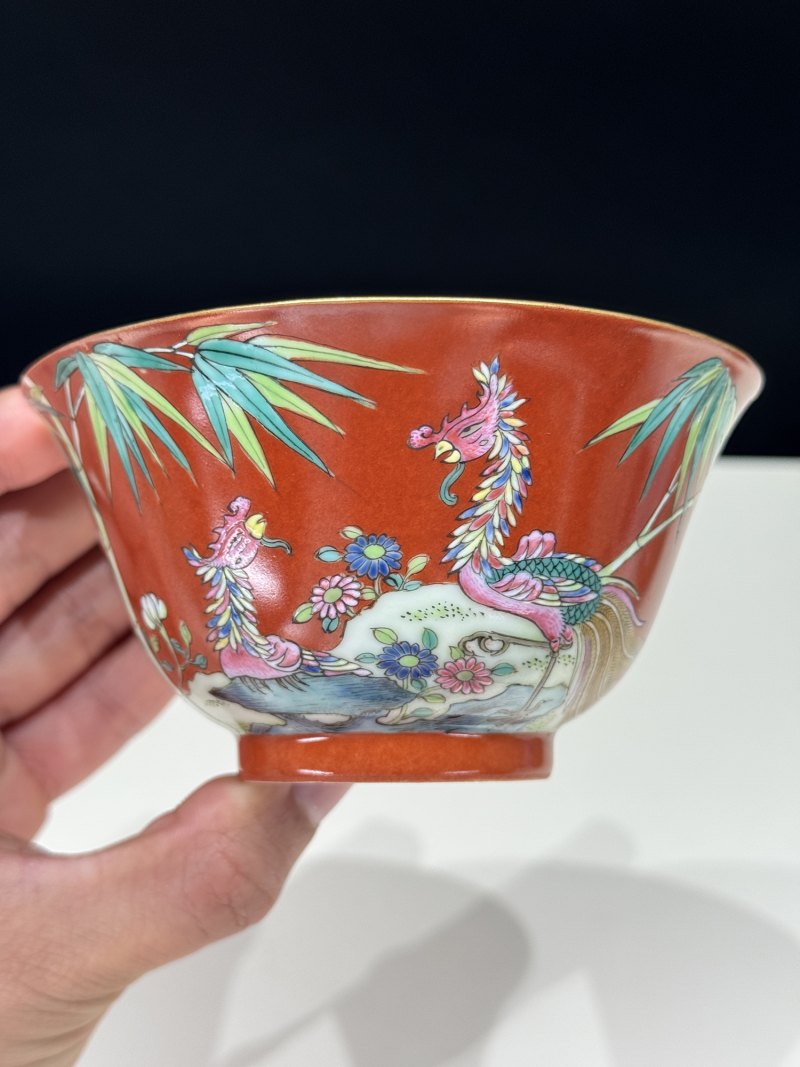 清道光 珊瑚红地粉彩凤鸣在竹盖碗一对 - 图18