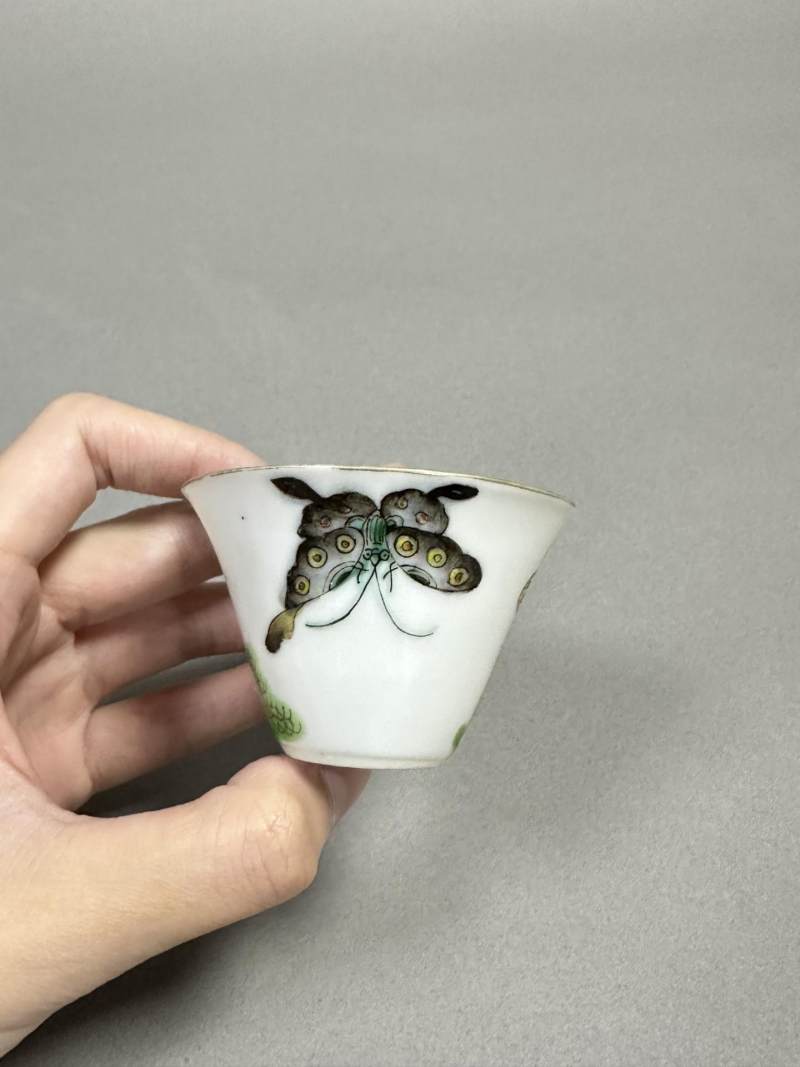    清道光 粉彩花蝶马蹄杯 - 图4