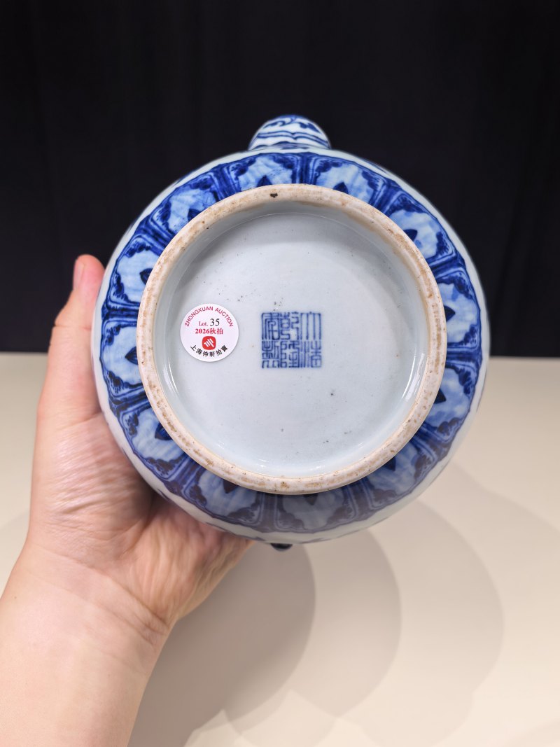 清乾隆 青花折枝瑞果纹执壶 - 图25