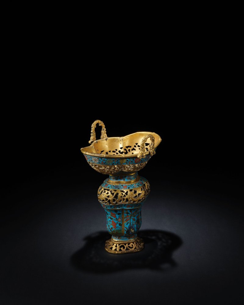清康熙　掐絲琺瑯鑲空花籃式香瓶 | AN UNUSUAL CLOISONNÉ ENAMEL BASKET-SHAPED INCENSE BURNER - 图6