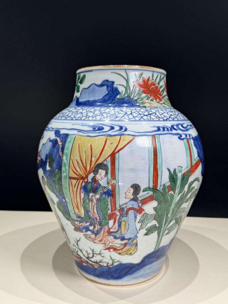 清顺治-康熙 青花五彩婴戏拟三国诸葛亮五丈原退兵图将军罐 - 图3