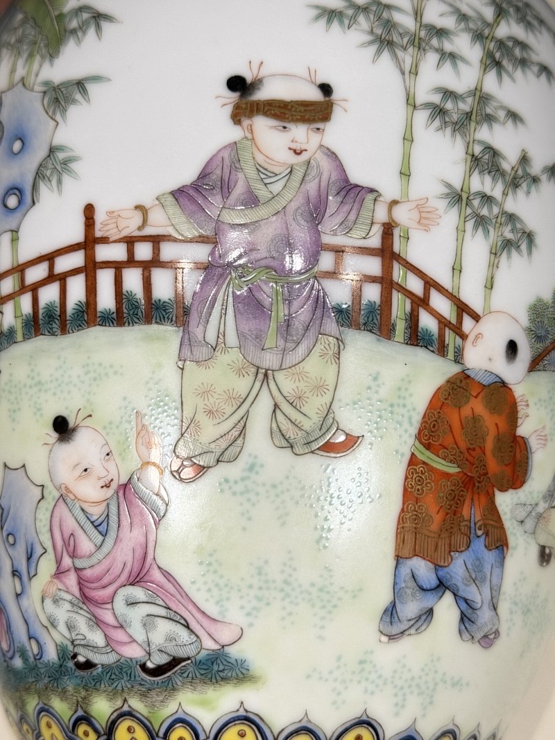 民国 粉彩婴戏图瓶 - 图8