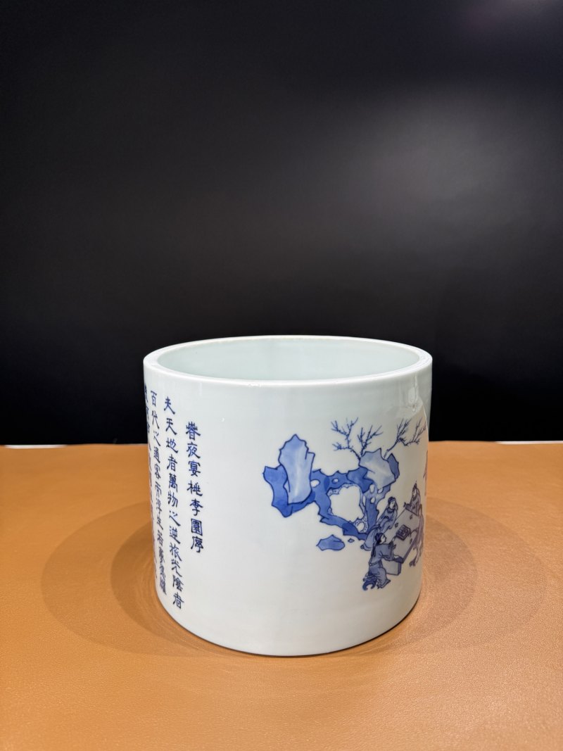清康熙 青花春夜宴桃李园诗文笔筒 - 图5