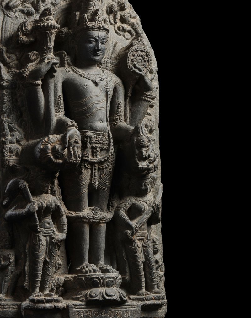 印度東北部 帕拉時期 十二世紀 黑石毗濕奴像 | A BLACKSTONE STELE OF VISHNU - 图6