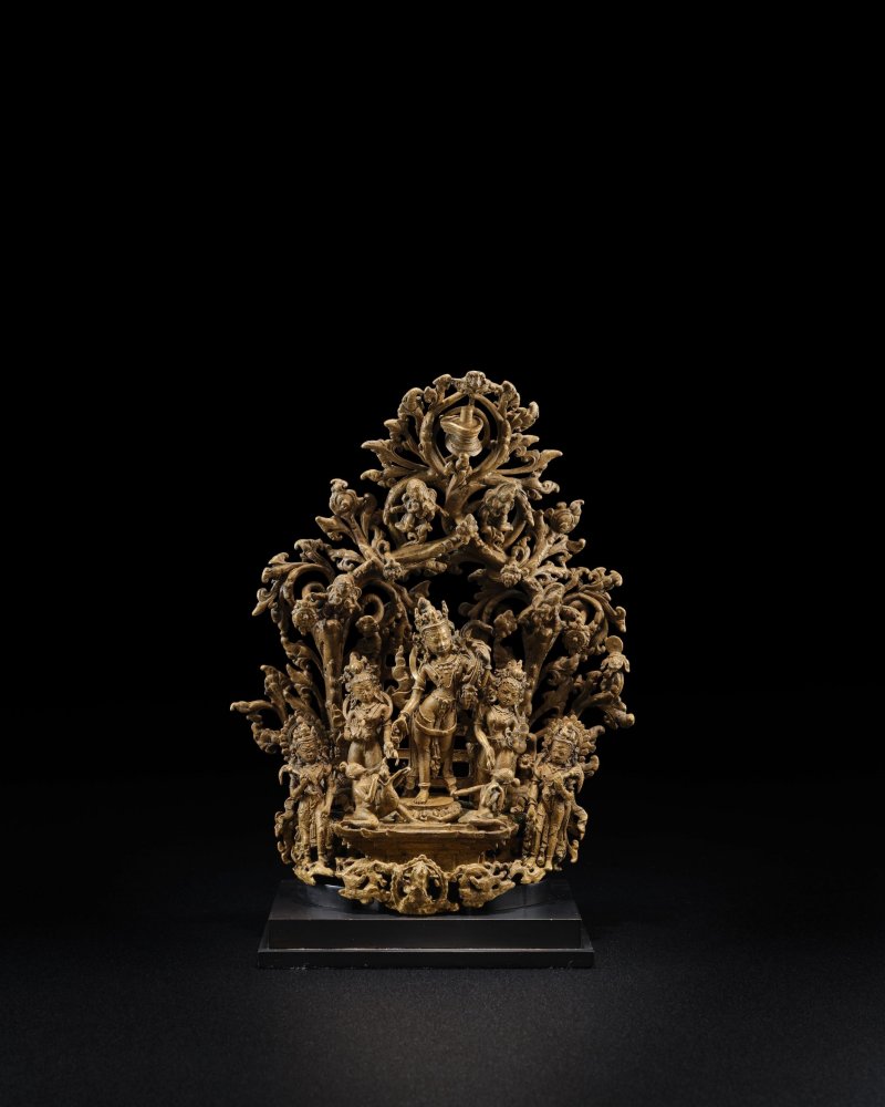 尼泊爾 十八世紀 倚樹觀音銅像 | A COPPER ALLOY SHRINE TO CHINTAMANI LOKESHVARA - 图2