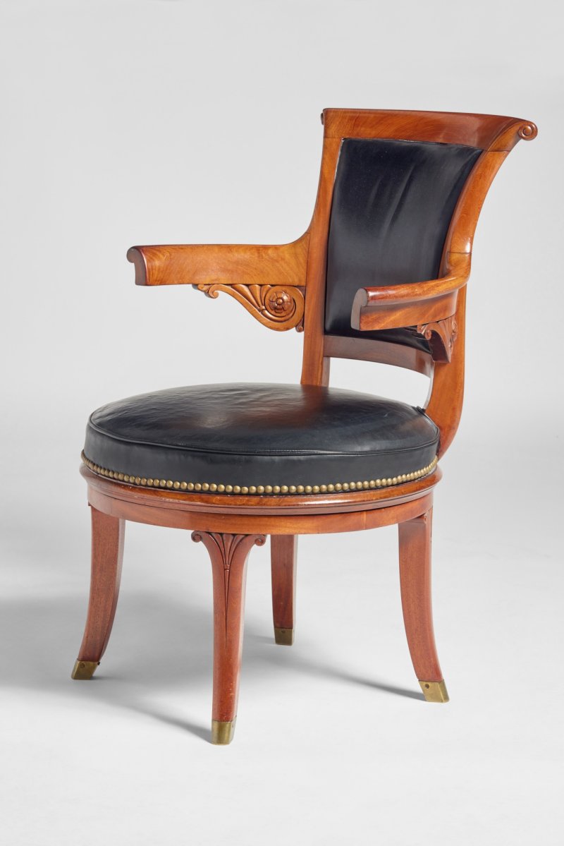 A Directoire Solid Mahogany Fauteuil de Bureau, Circa 1795 - 图2