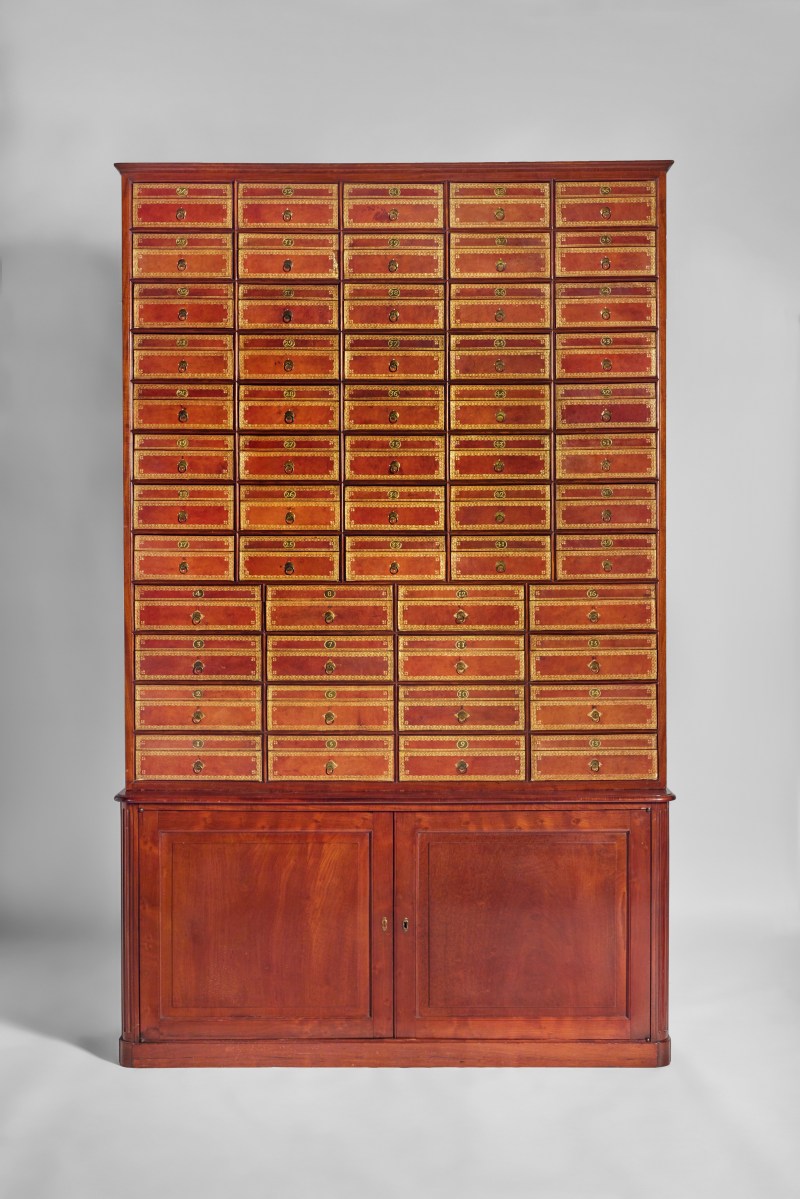 A Louis XVI Mahogany and Gilt-Tooled Leather Cartonnier, Attributed to Jean-François Leleu, Late 18th Century - 图1