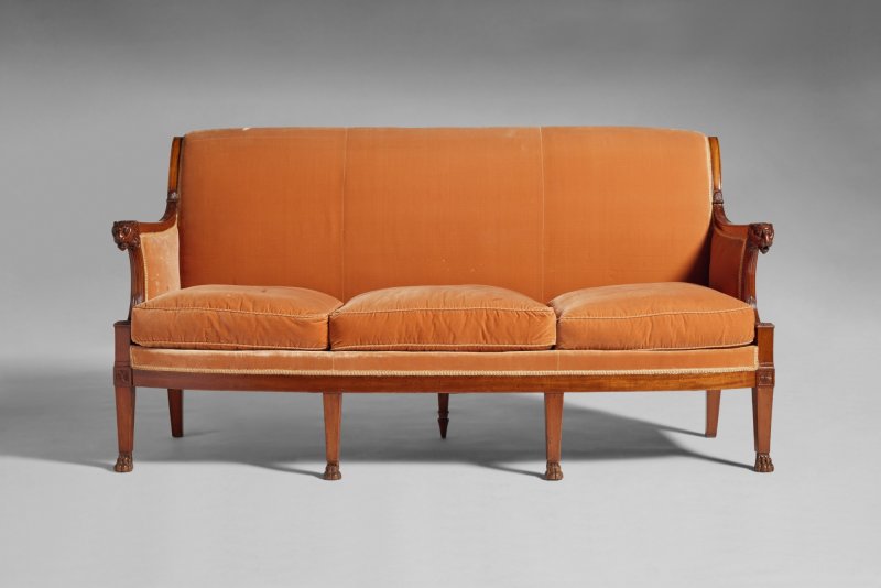A Directoire Mahogany Canapé in the manner of Georges Jacob, Circa 1795 - 图2