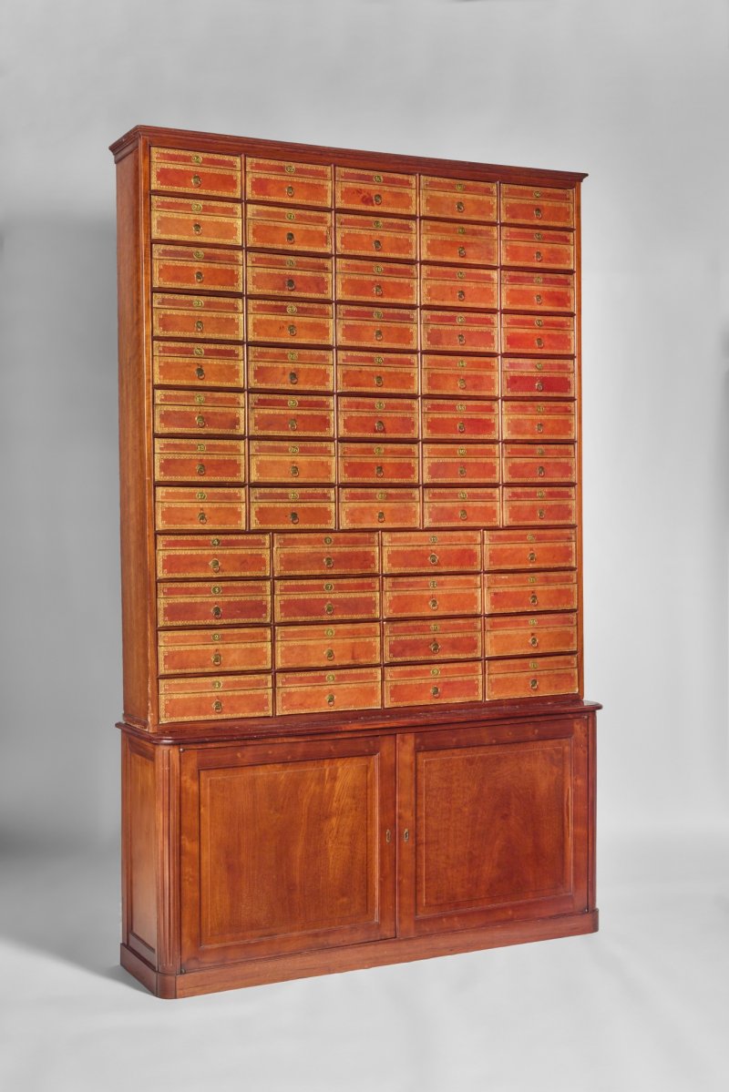 A Louis XVI Mahogany and Gilt-Tooled Leather Cartonnier, Attributed to Jean-François Leleu, Late 18th Century - 图2