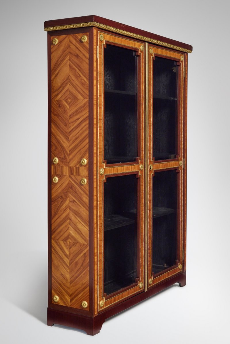 A Louis XVI Gilt-Bronze-Mounted Amaranth and Tulipwood Bibliothèque, Circa 1780 - 图5