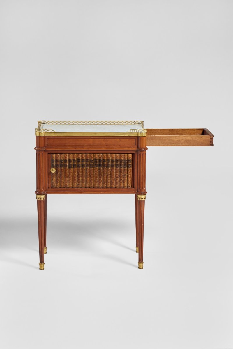 A Louis XVI Gilt Bronze Mounted Mahogany Table de Chevet by Etienne Avril, Circa 1780 - 图5