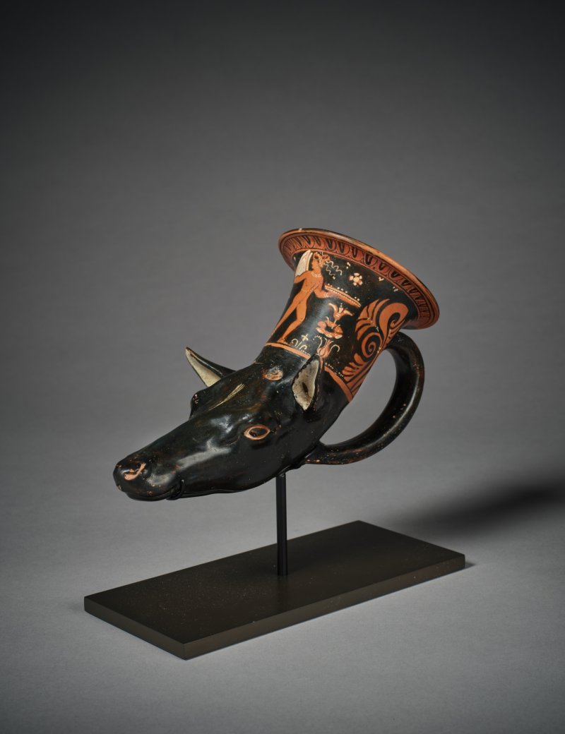An Apulian Red-Figured Rhyton, circa 330-310 B.C. - 图2