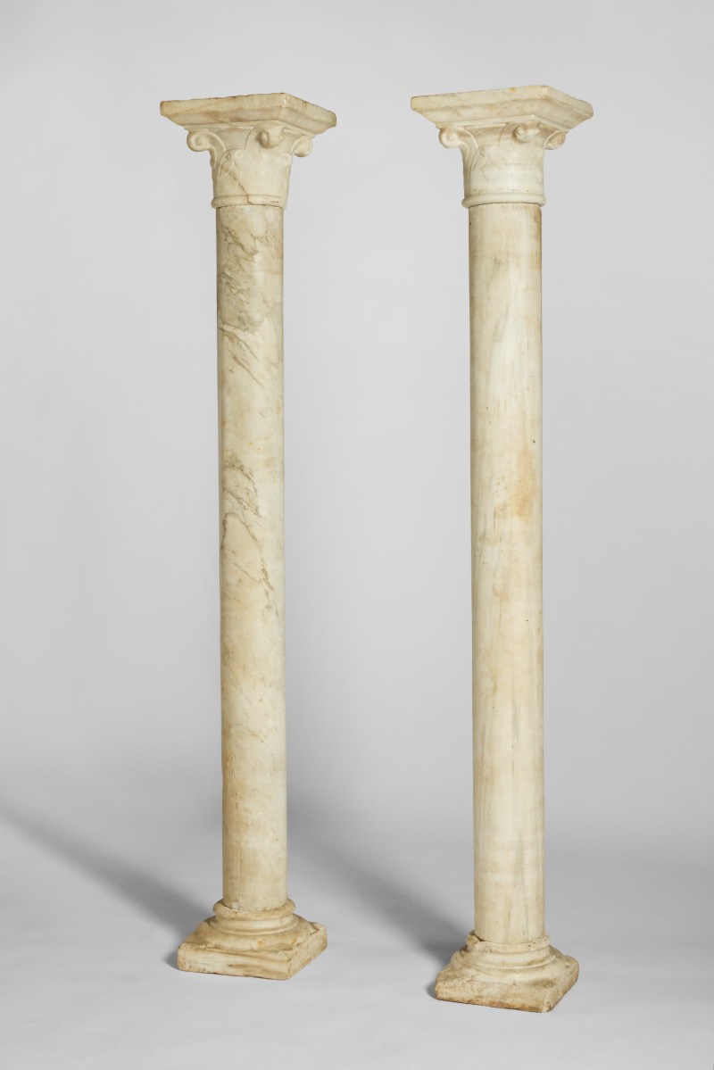 A Pair of Spanish Renaissance Veined Marble Columns, Probably Seville, Late 15th Century - 图2