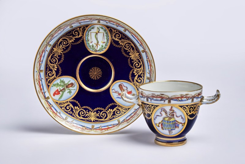 Two Sèvres Porcelain Revolutionary Cups and Stands (Gobelet à anses étrusques), circa 1795 - 图4