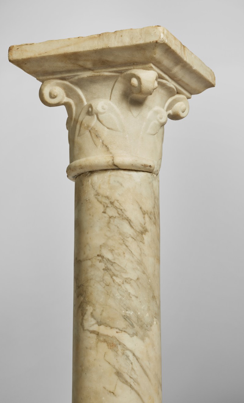 A Pair of Spanish Renaissance Veined Marble Columns, Probably Seville, Late 15th Century - 图3