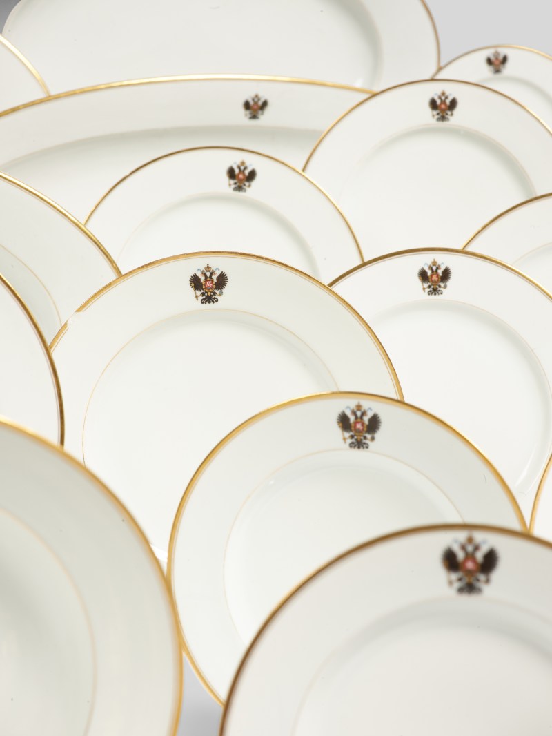 A Bohemian (Fischer and Mieg Pirkenhammer) Porcelain Part-Dinner Service, late 19th century - 图4