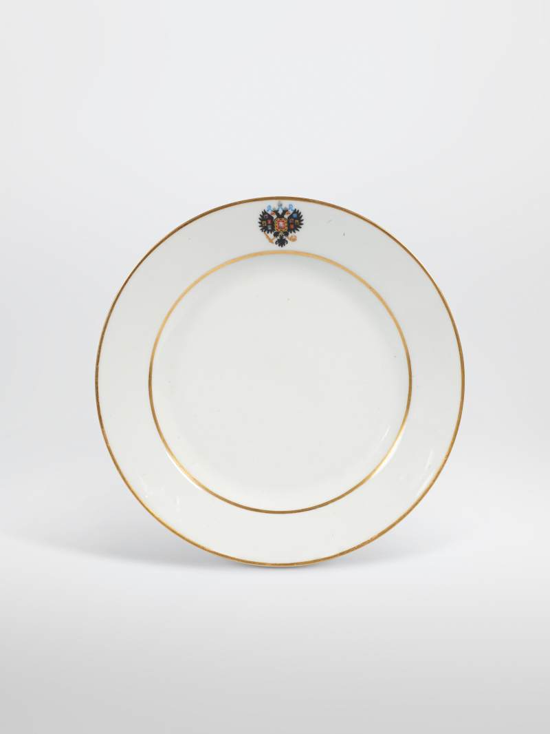 Forty-three Porcelain Dinner Plates from the Alexander III Coronation Service, Imperial Porcelain Factory, St Petersburg, period of Alexander III, 1881, and Nicholas II (1896-1913) - 图2