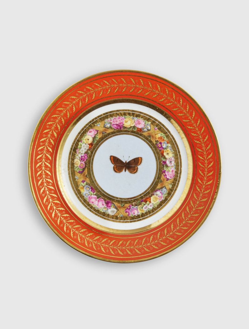 A Sèvres Porcelain Plate from the 'Service de Dessert Marly Rouge', circa 1809