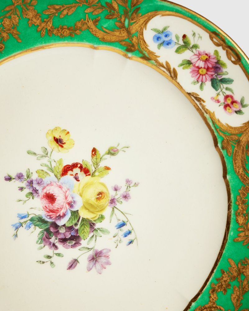 A Sèvres Porcelain Green-Ground Plate (Assiette à palmes) from the Service given by Louis XVI to Emperor Joseph II of Austria, circa 1776 - 图3