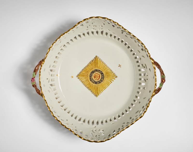 A Porcelain Basket from the Imperial Order of St George Service, Gardner Porcelain Factory, Verbilki, circa 1780 - 图3