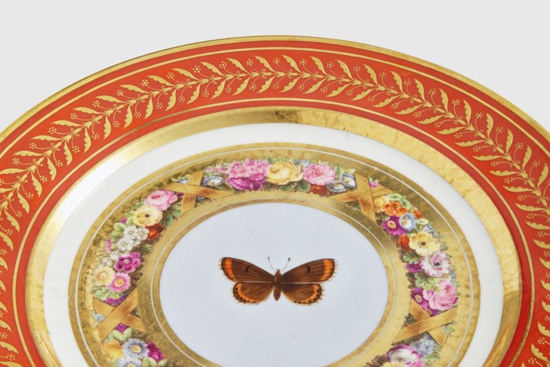A Sèvres Porcelain Plate from the 'Service de Dessert Marly Rouge', circa 1809 - 图3